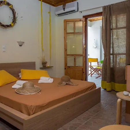 Summer Bed * Nydri (Lefkada)