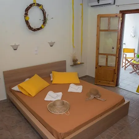 Summer Bed Apartment